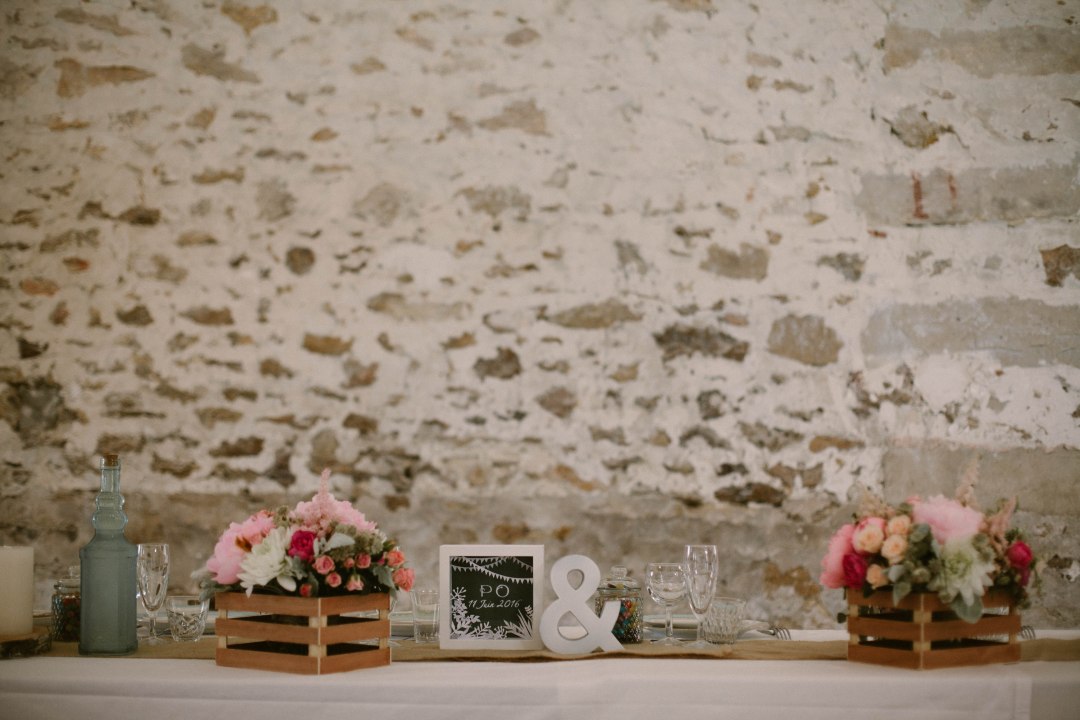 caisse-a-pomme-fleurs-centre-table-mariage