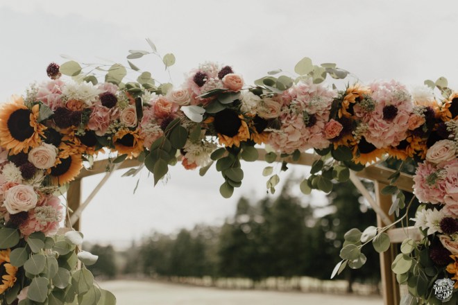 champetre-arche-fleurs-mariage